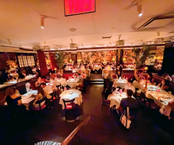 Monkey Bar New York – Iconic Dining, Cocktails & Classic Manhattan Elegance